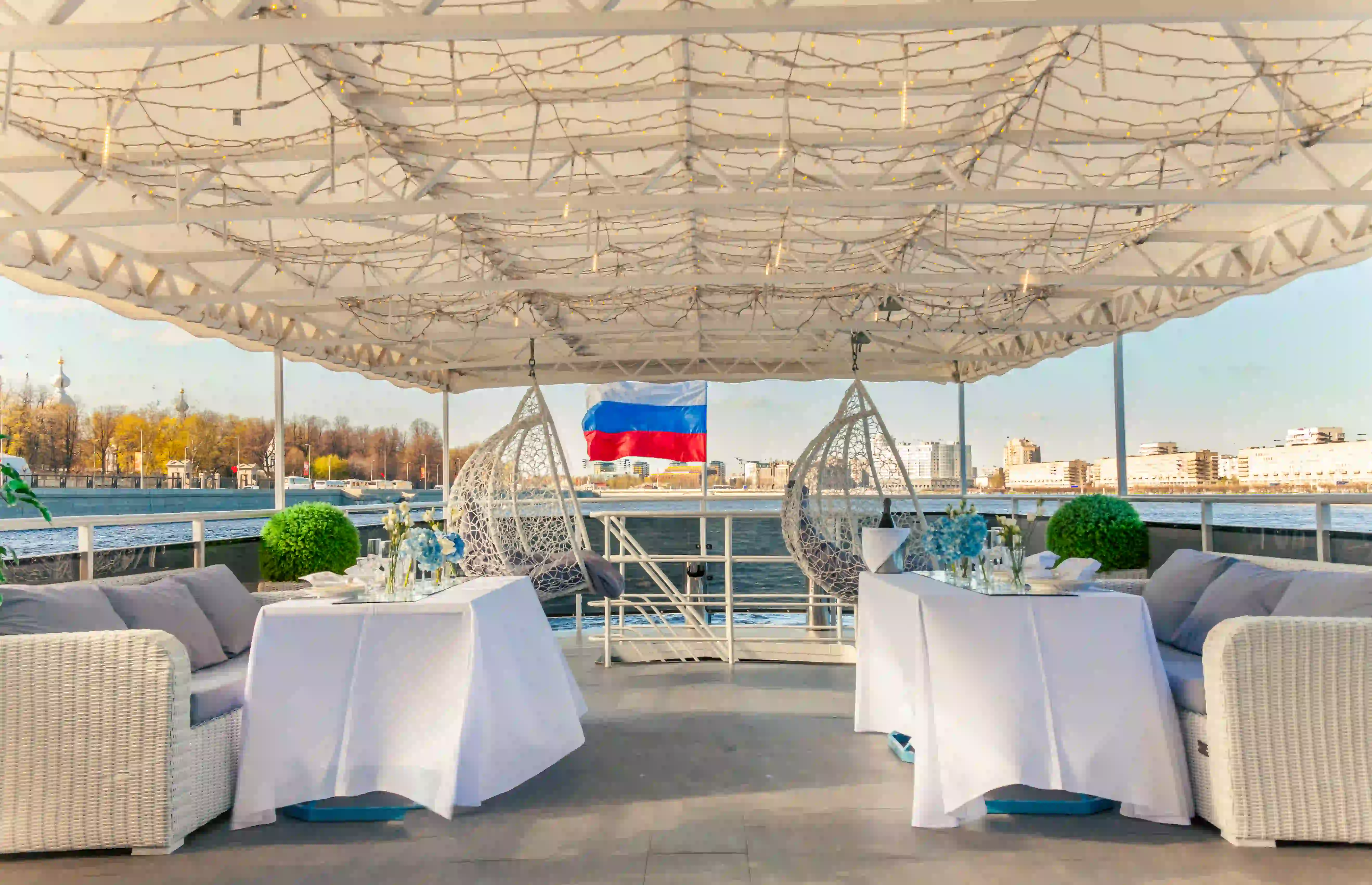 Теплоход "Северное сияние"